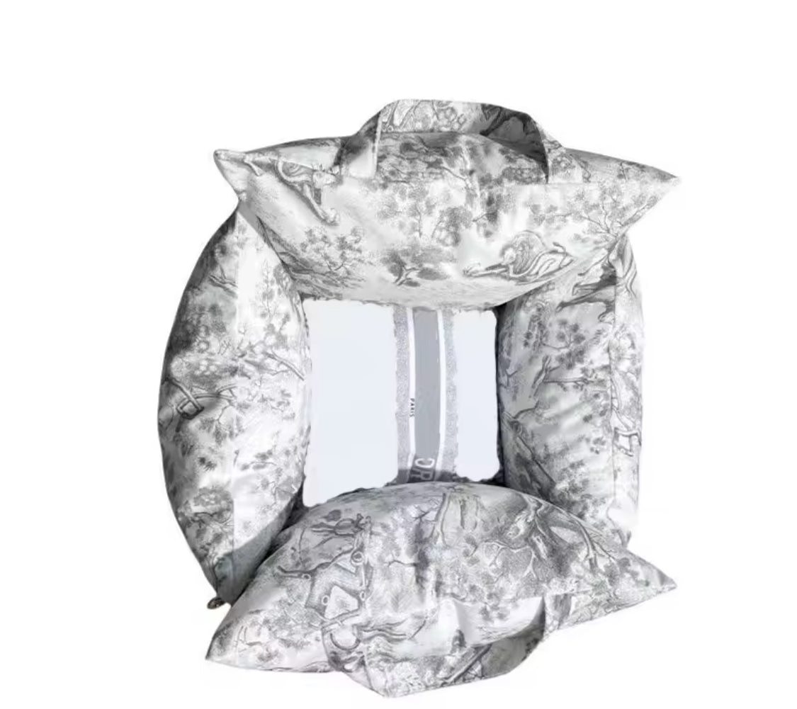 Luxury French Style Patterned Dog Car Seat - Grey