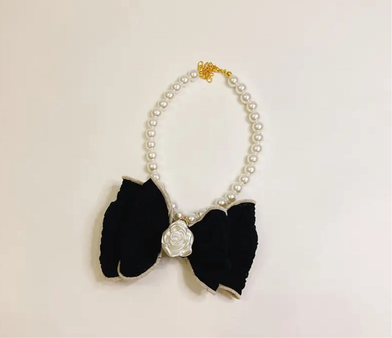 Bow Pearl Necklace - Black