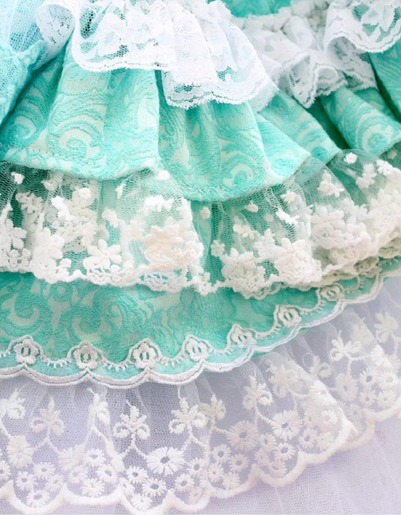 Trailing Pearl Lace Tulle Gown Dress - Mint