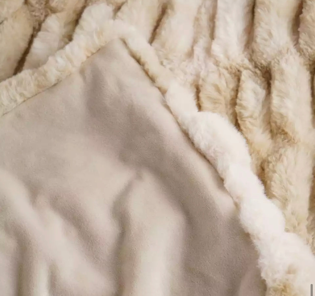 Luxury Faux Fur Blanket - Beige